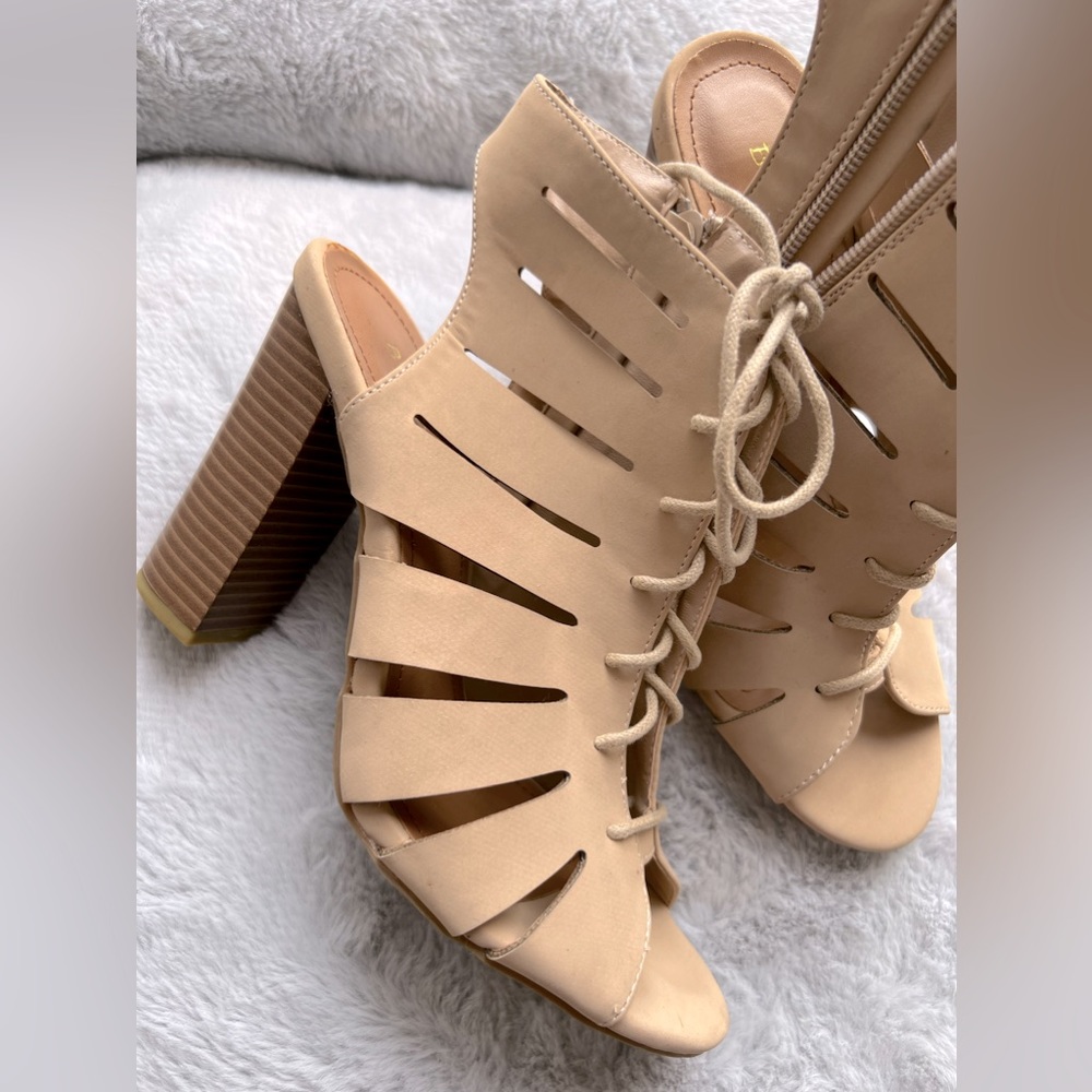 Lace up cage heel